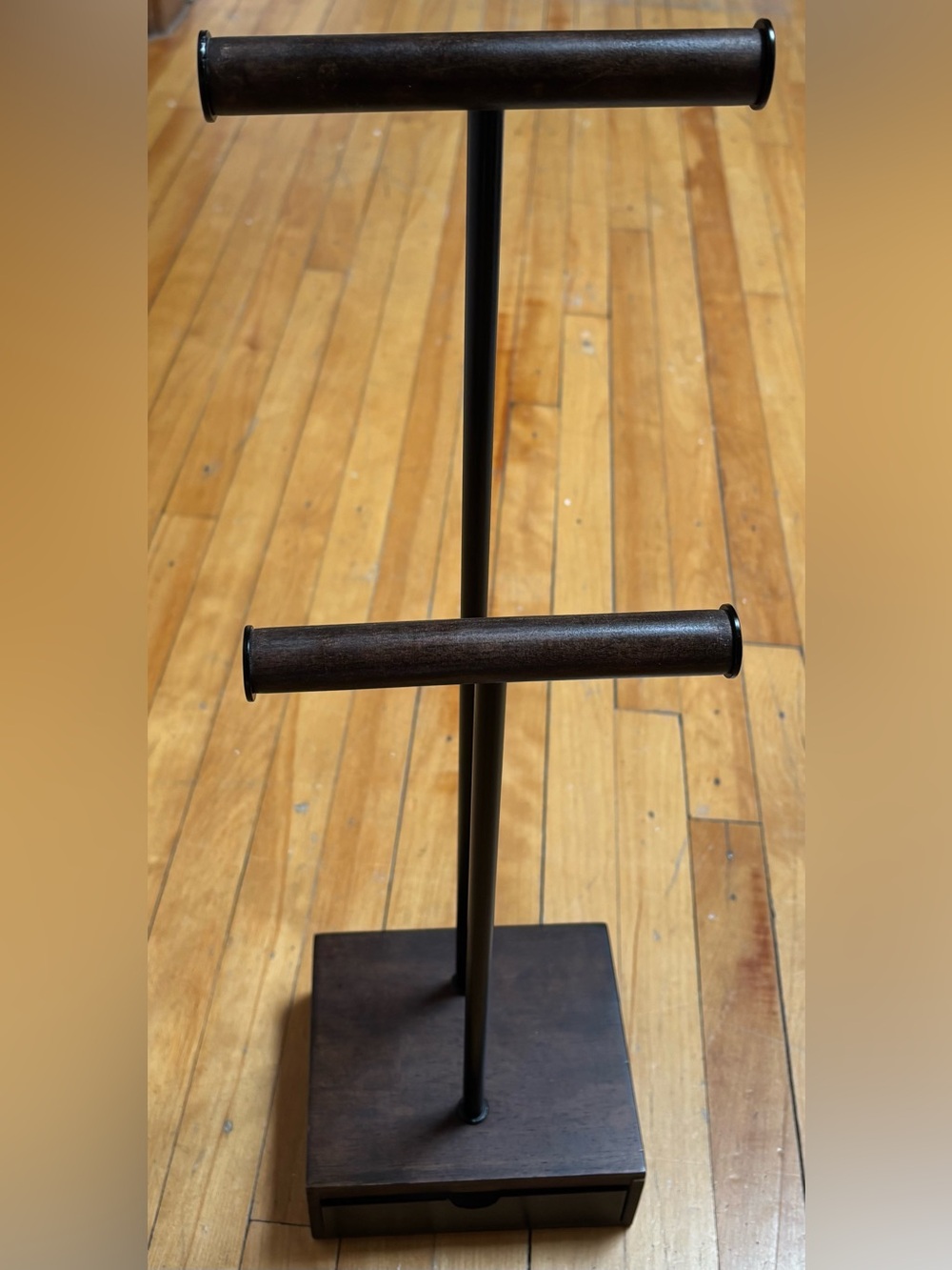 Umbra jewelry stand and box.